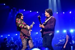 Vanessa-Amorosi-13-15-01-