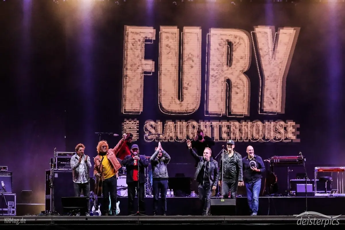 Fury in the Slaughterhouse auf Coronakonformer-Tour