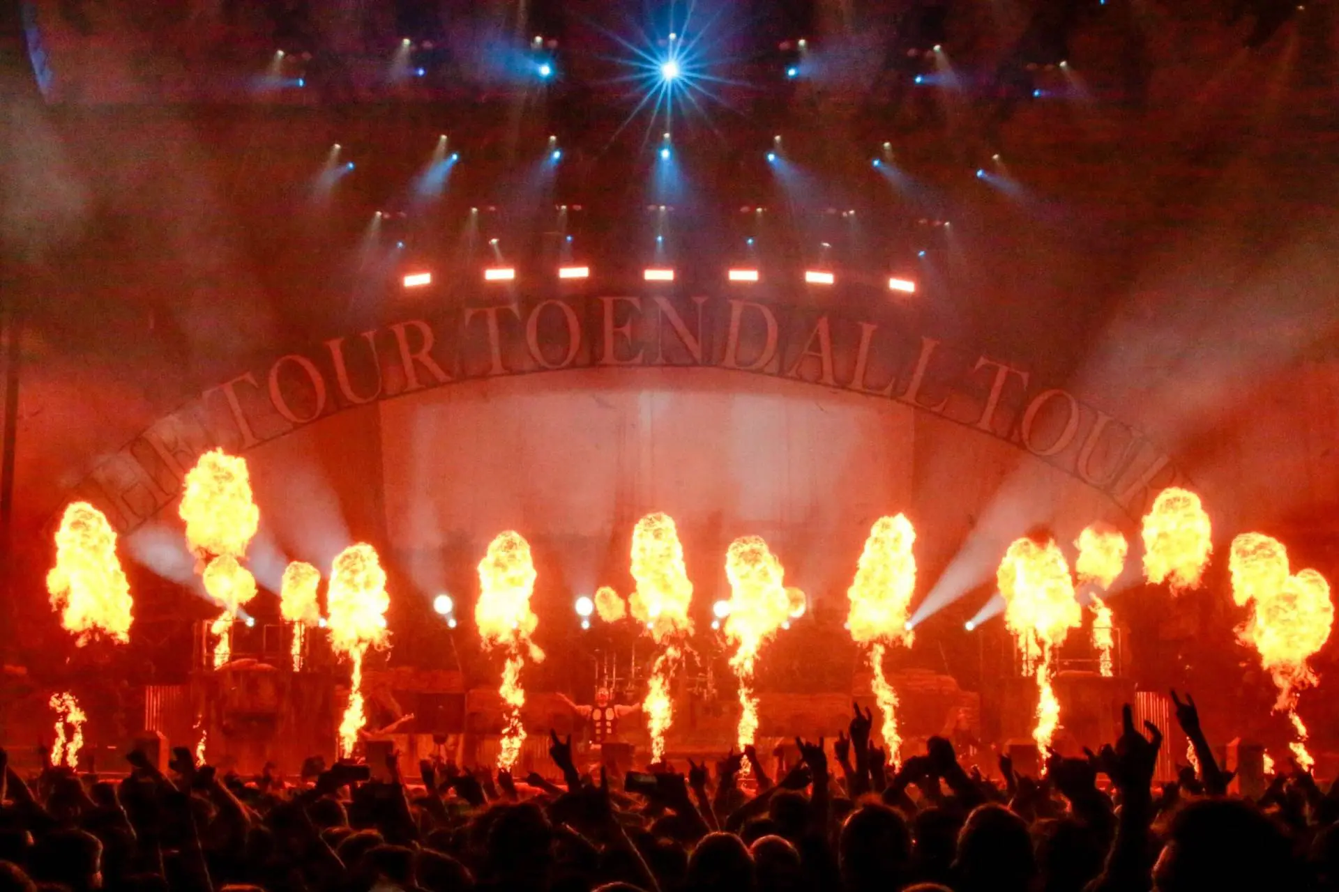 Sabaton heizen Hannover ein