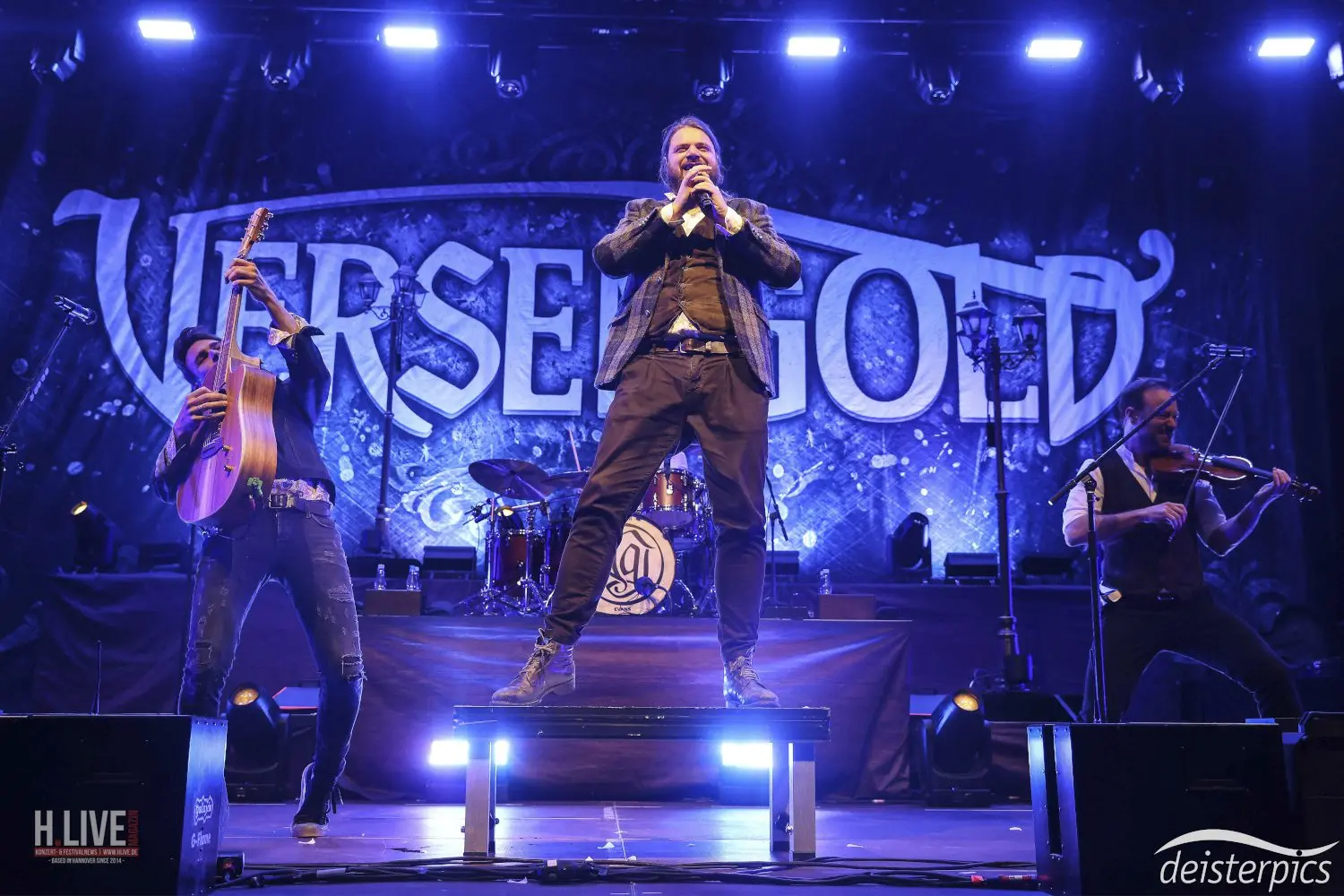 Folk-Metal-Party mit Versengold und 3.500 Hannoveranern