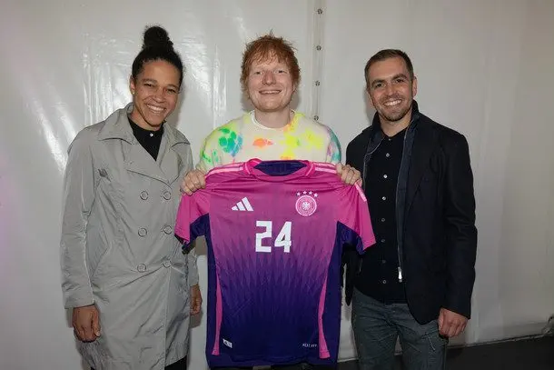 60.000 feiern in München Ed Sheeran beim EM-Fan-Fest