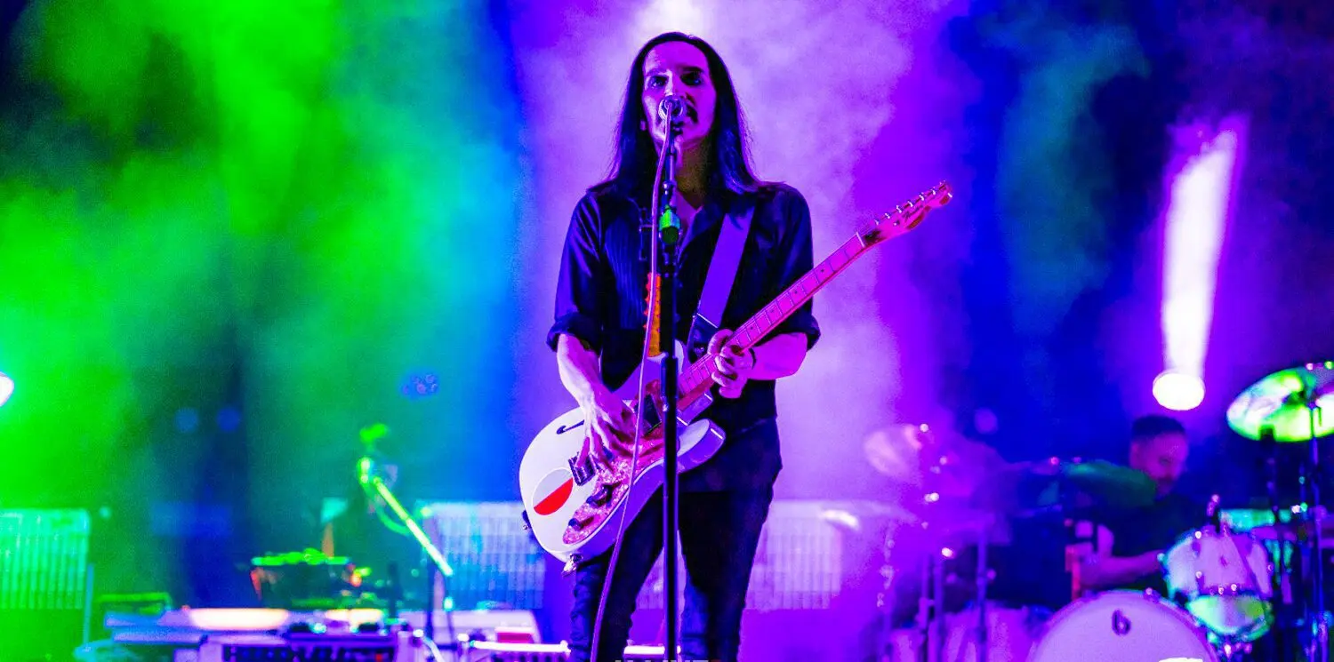 Placebo begeistern mit farbenfrohem Spektakel