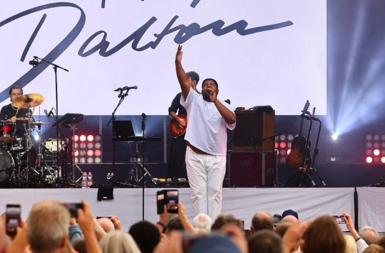 Ray Dalton Live