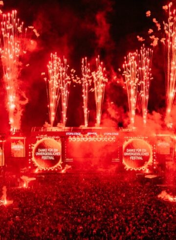 Bühne bei Rock am Ring 2027 am Nürburgring während eines Rockkonzerts